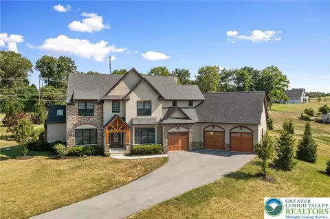 2865 Valley Rd, Orefield, PA 18069