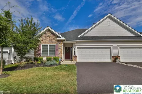 3880 Independence Dr, Easton, PA 18045