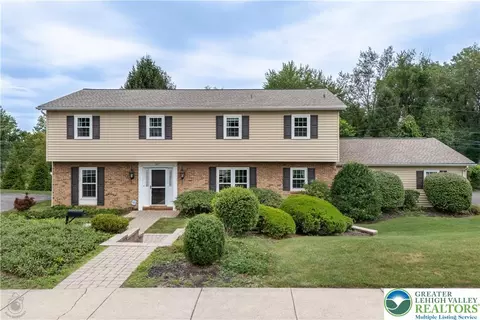 507 Iroquois St, Emmaus, PA 18049