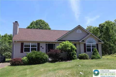 1646 Clover Rd, Long Pond, PA 18334