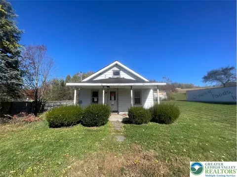 1900 Greenfield Rd, Mayfield, PA 18433