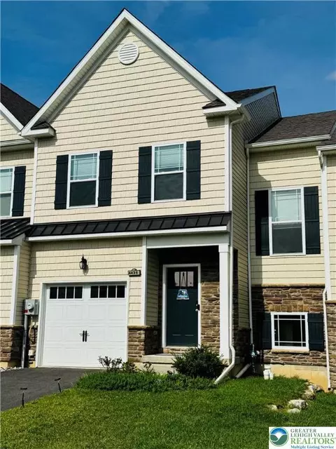 4435 Benjamin Ct, Emmaus, PA 18049