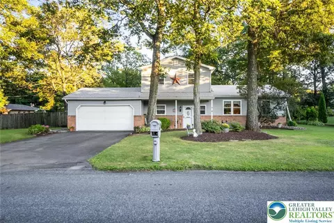 2145 Whitehead Rd, Nazareth, PA 18064