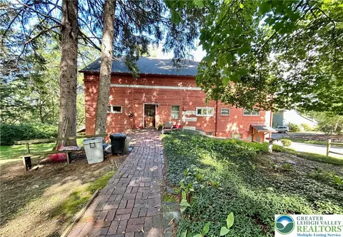 1547 Mill Rd, Bangor, PA 18013