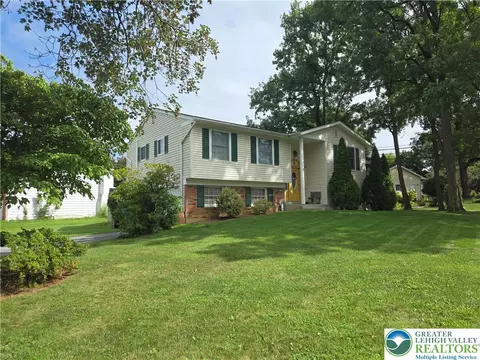 4881 Spruce Rd, Wescosville, PA 18106