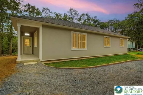 113 Acorn Ln 8, Kunkletown, PA 18058
