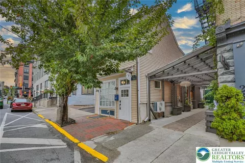 237 Ferry St, Easton, PA 18042