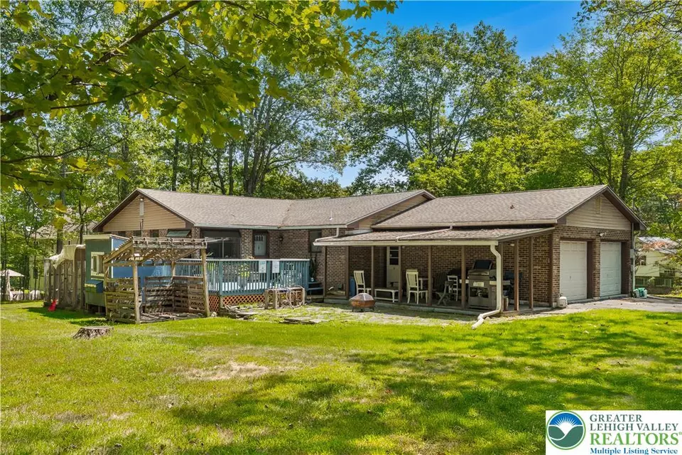 Exterior - 2220 Paper Ln, East Stroudsburg, PA 18302 photo 8 of 11