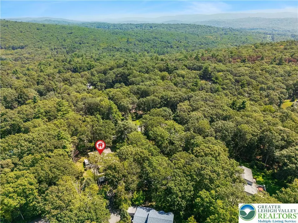 View/Area - 2220 Paper Ln, East Stroudsburg, PA 18302 photo 2 of 4