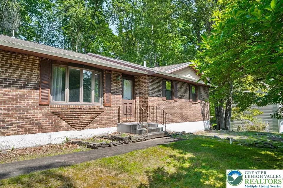 Exterior - 2220 Paper Ln, East Stroudsburg, PA 18302 photo 5 of 11