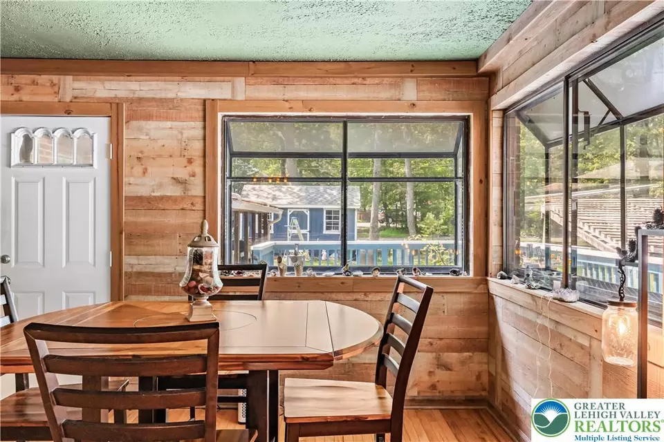 Dining - 2220 Paper Ln, East Stroudsburg, PA 18302 photo 2 of 2