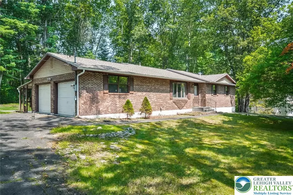 Exterior - 2220 Paper Ln, East Stroudsburg, PA 18302 photo 1 of 11