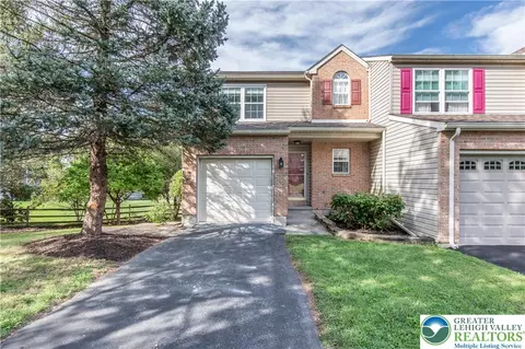 4271 David Dr, Emmaus, PA 18049