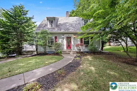 59 W Macada Rd, Bethlehem, PA 18017