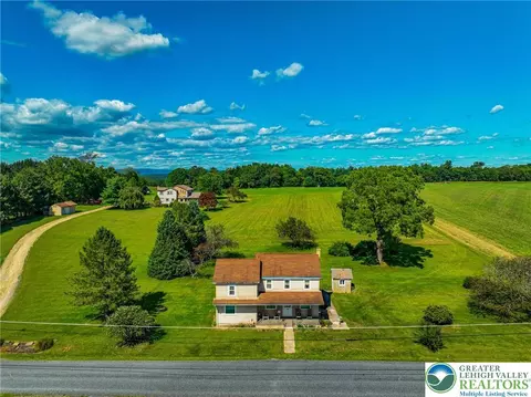 2485 Summer Mountain Rd, Palmerton, PA 18071