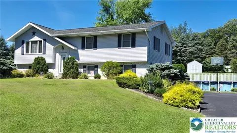 4102 Sycamore Dr, Northampton, PA 18067