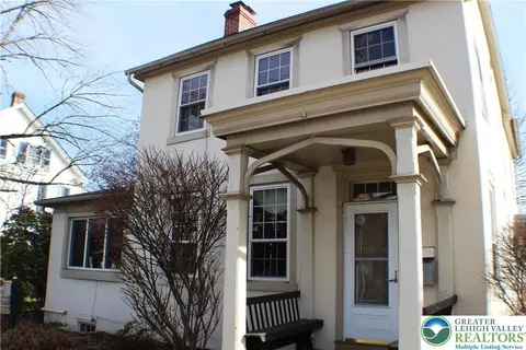 135 S Main St, Coopersburg, PA 18036