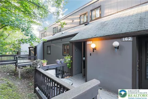 164 Upper Village Way, Tannersville, PA 18372