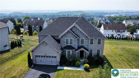 254 Danbury Dr, Nazareth, PA 18064