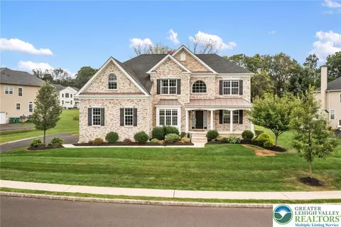2106 Bellflower Ln, Center Valley, PA 18034