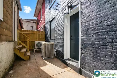 Exterior - 1008 E 3rd St, Bethlehem, PA 18015 photo 4 of 4
