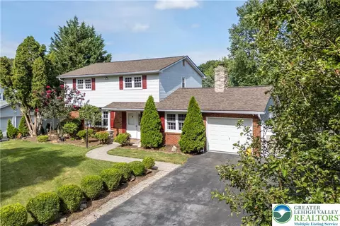 4457 Spring Dr, Center Valley, PA 18034