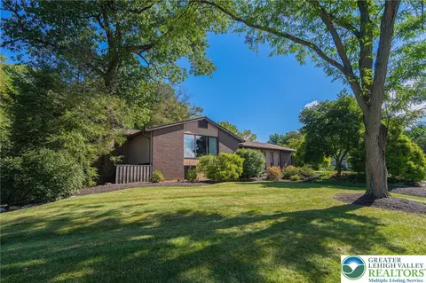 4337 Rosewood Ln, Allentown, PA 18103