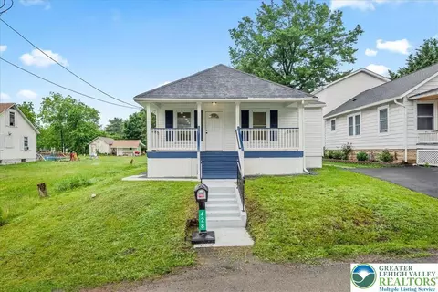 428 Shook Ave, Stroudsburg, PA 18360