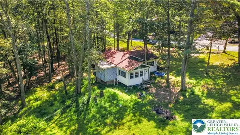 204 Shiny Mountain Rd, Greentown, PA 18426