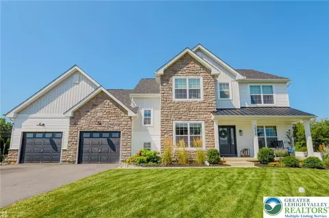 1026 Lisa Ln, Palmer Township, PA 18045