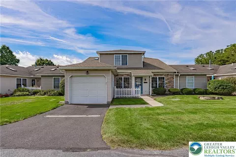 2530 Waynesborough Ct, Macungie, PA 18062