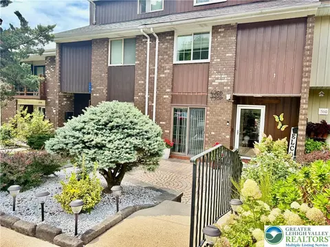 1558 Creekside Rd, Fullerton, PA 18052