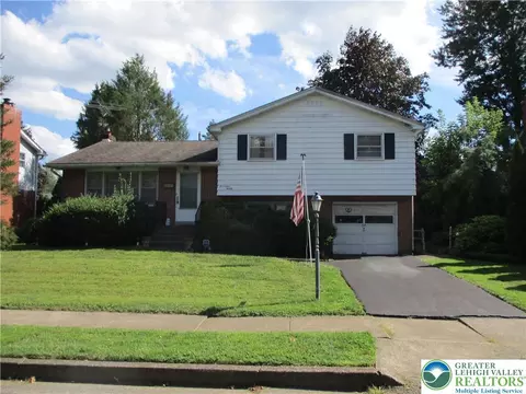1720 Levering Pl, Bethlehem, PA 18017