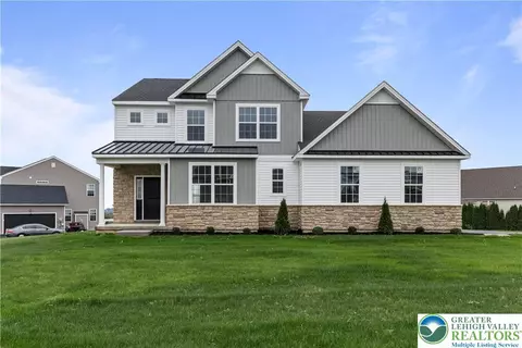4780 Farrcroft Dr #113, Forks Twp, PA 18040