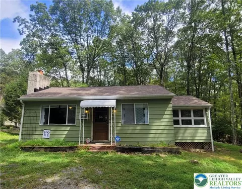 8743 Sherwood Dr, Kunkletown, PA 18058