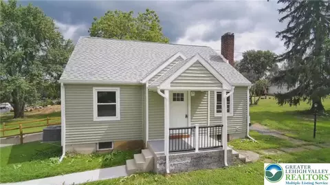 1932 Farmersville Rd, Bethlehem, PA 18020