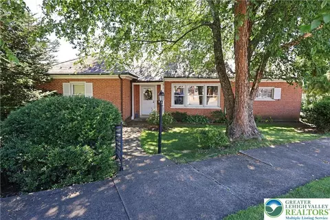 775 Northampton St, Hellertown, PA 18055