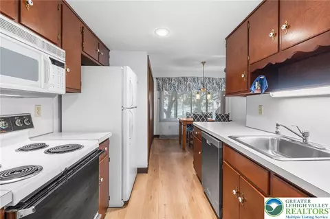 1411 Linden St, Bethlehem, PA 18018 photo 5