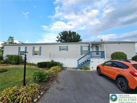 5357 Bradford Ln #173, Macungie, PA 18062