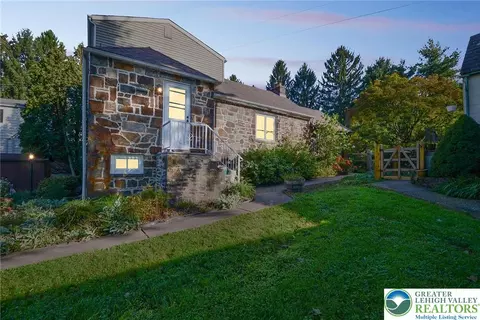 3217 Center St, Bethlehem, PA 18017