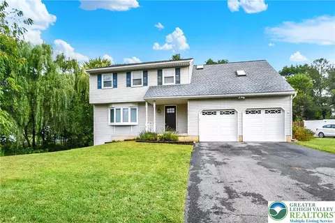 510 Ramblewood Dr, Forks Twp, PA 18040