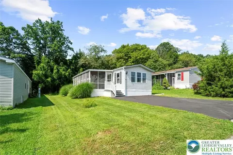 62 Ashford Ln, Hereford, PA 18056