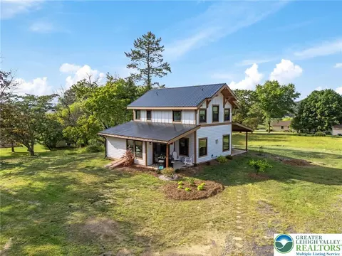 2253 Taylor Dr, Saucon Twp, PA 18034