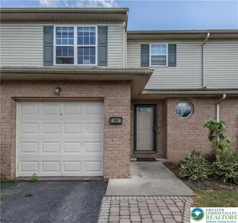 42 Freedom Ter, Palmer Township, PA 18045
