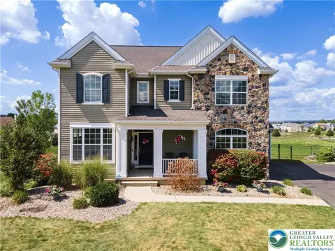 2688 Meadow Lane Dr, Forks Twp, PA 18040