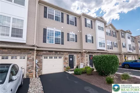 7420 Pioneer Dr, Macungie, PA 18062