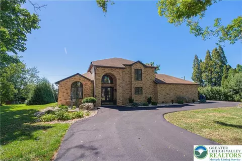 4222 Chew St, Allentown, PA 18104