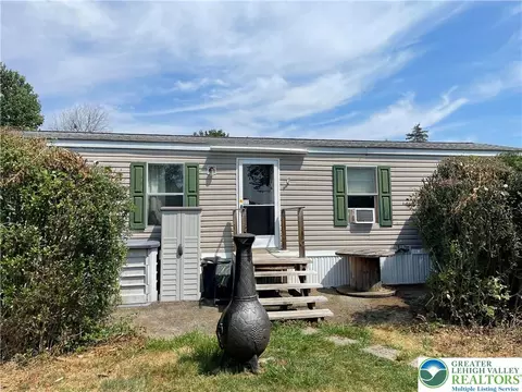 74 Easy St, Northampton, PA 18067