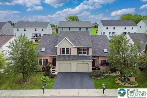 640 Walker Dr, Northampton, PA 18067