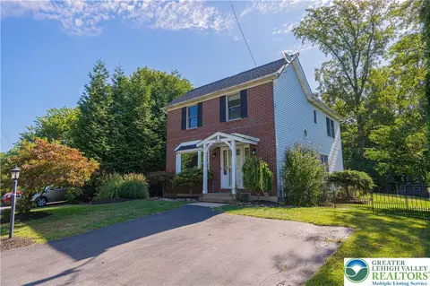 1039 Public Rd, Bethlehem, PA 18015